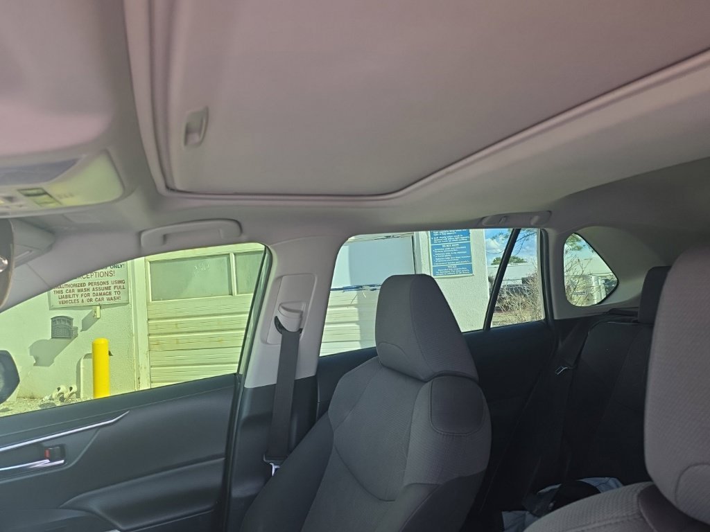 Used 2019 Toyota RAV4 XLE AWD/4WD image 11