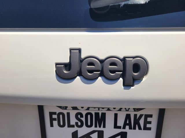 Used 2022 Jeep Cherokee Trailhawk w/ Comfort/Convenience Group AWD/4WD image 7
