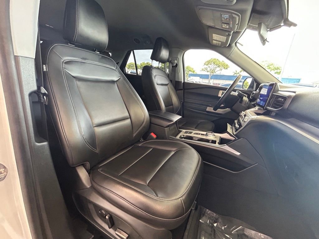 Certified 2023 Ford Explorer XLT w/ Equipment Group 202A RWD image 26