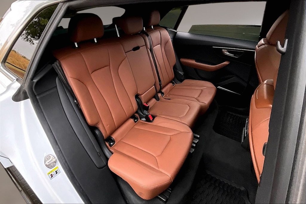 Used 2023 Audi Q8 Premium Plus AWD/4WD image 29