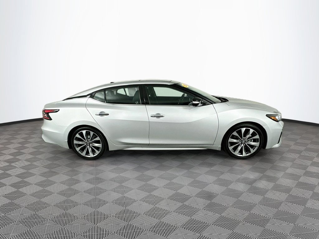 Used 2022 Nissan Maxima Platinum w/ Sport Mat Group FWD image 11