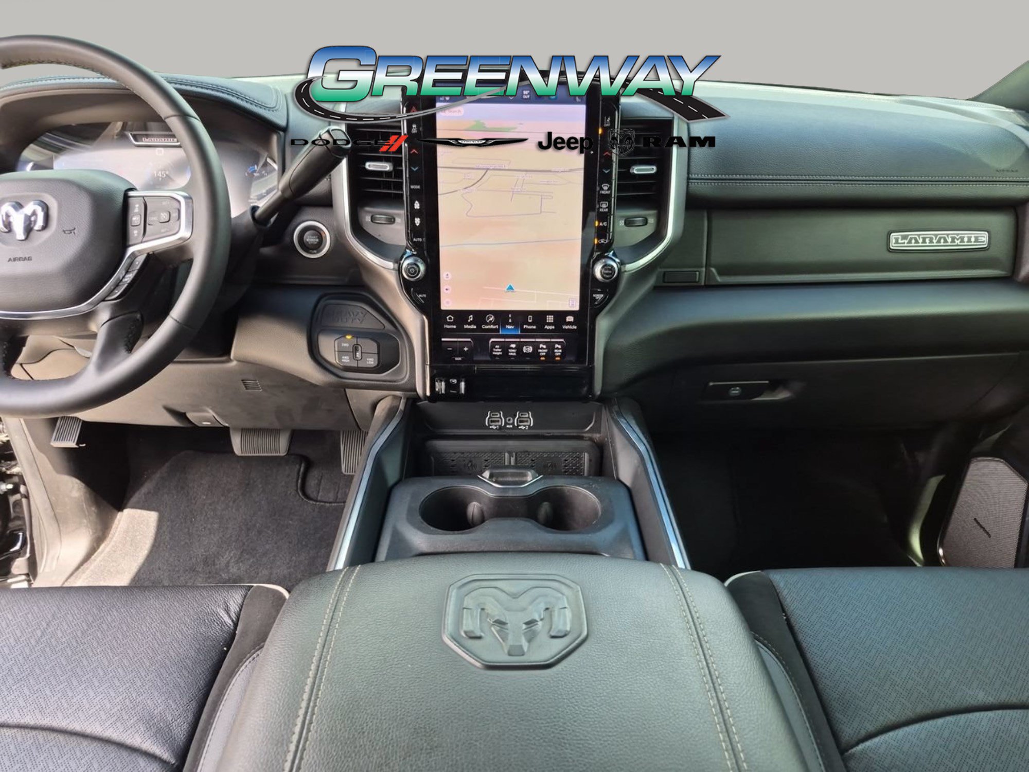 Used 2025 RAM 3500 Laramie AWD/4WD image 11