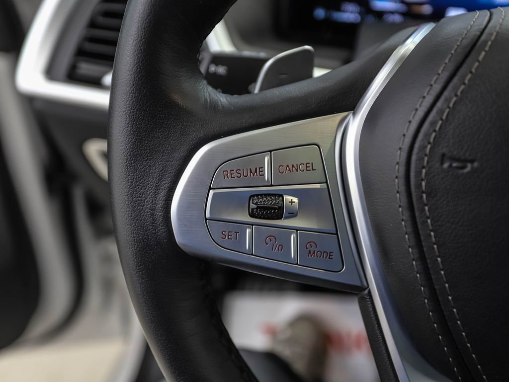 Used 2024 BMW X7 xDrive40i w/ Premium Package image 12