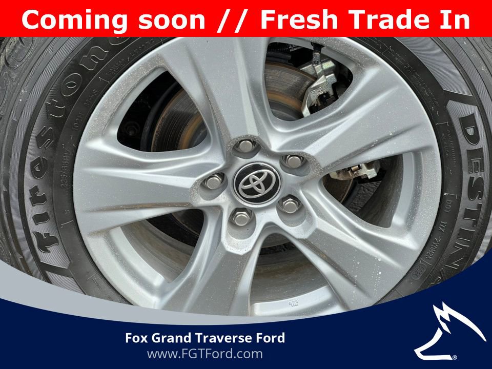 Used 2025 Toyota RAV4 XLE image 5