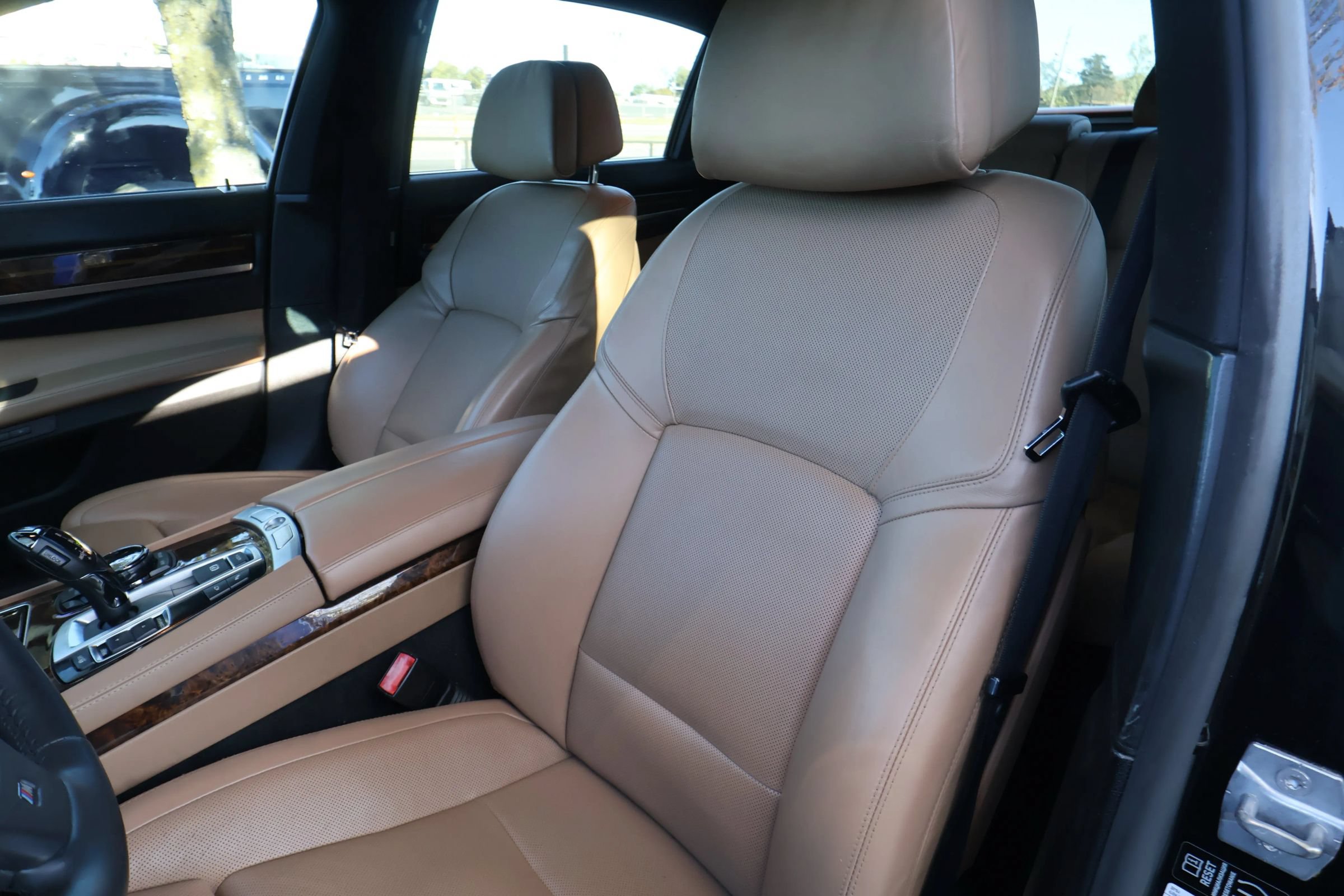 Used 2014 BMW 750Li RWD image 14