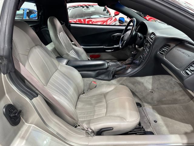 Used 2002 Chevrolet Corvette Coupe image 18