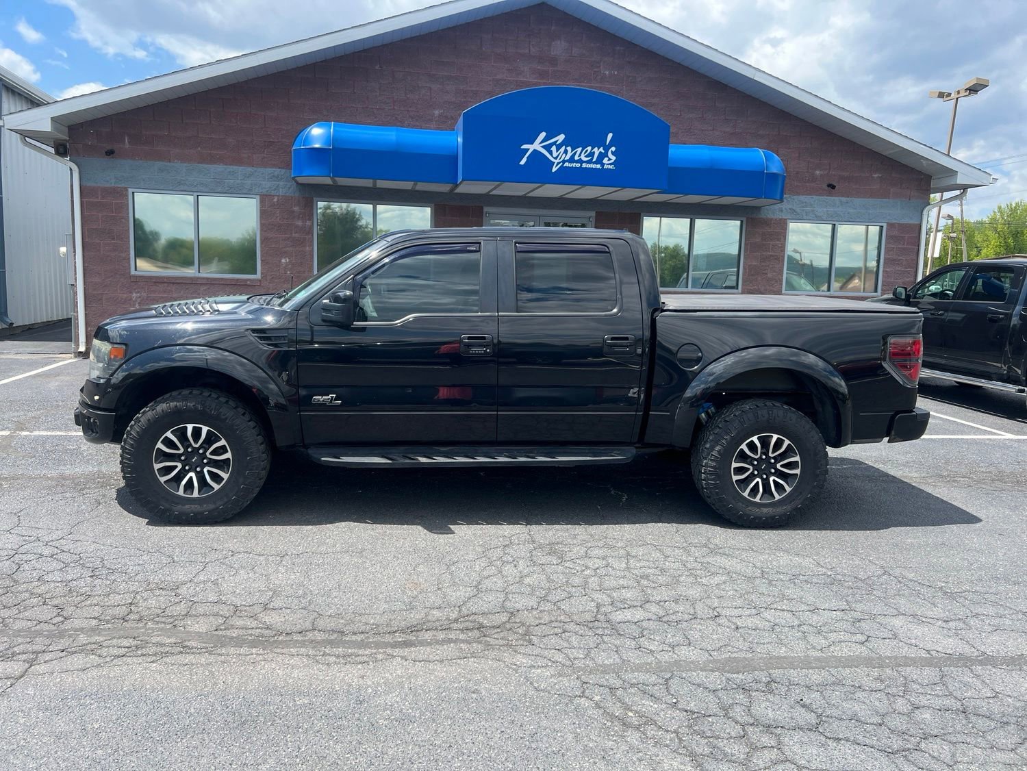 Used 2013 Ford F150 Raptor w/ Luxury Equipment Group AWD/4WD image 3