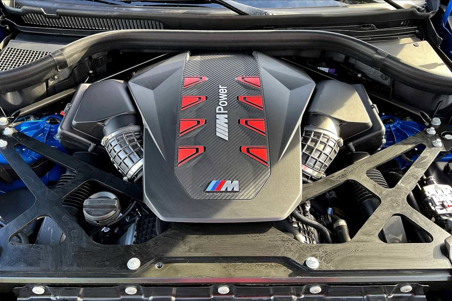 Used 2025 BMW X6 M Competition w/ Executive Package image 34
