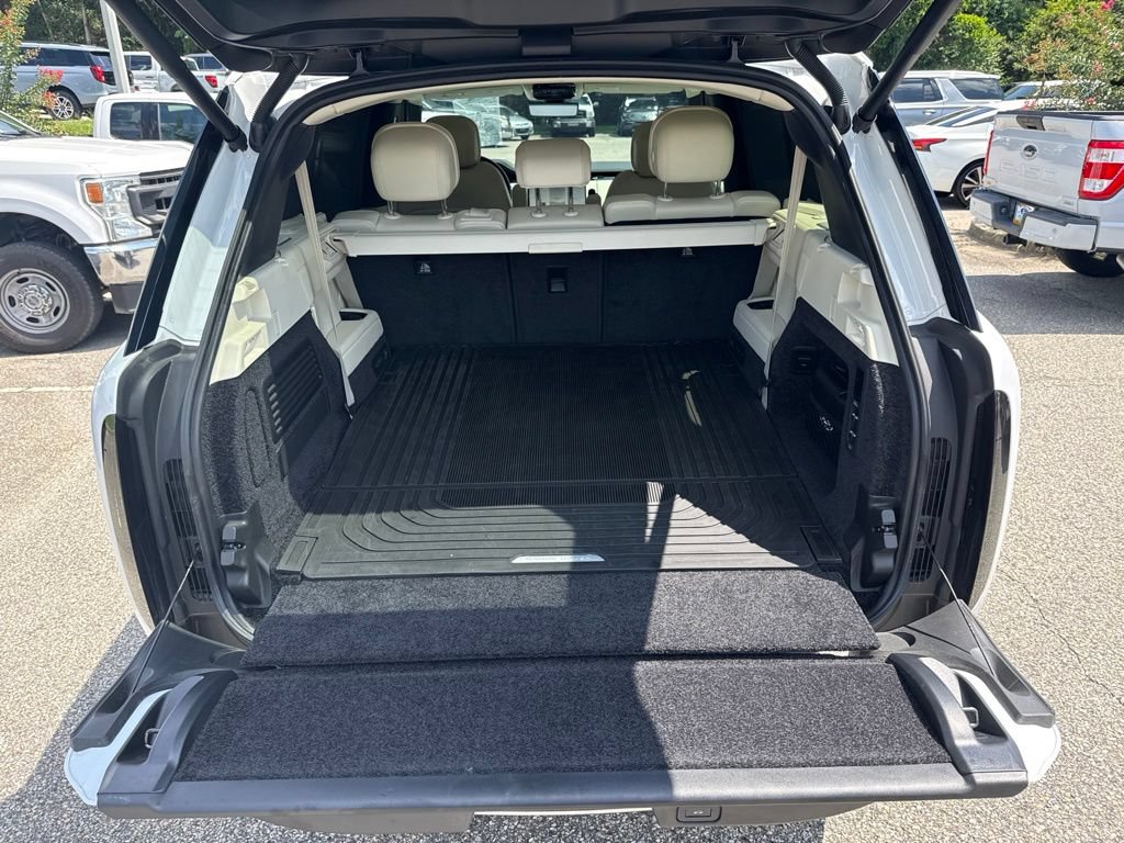 Used 2025 Land Rover Range Rover Long Wheelbase SE AWD/4WD image 8