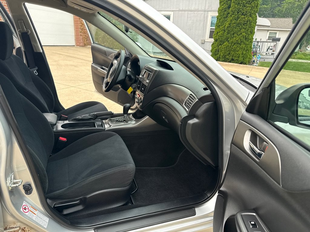 Used 2011 Subaru Impreza 2.5i AWD/4WD image 11