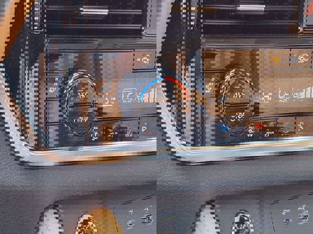 Used 2021 Nissan Rogue Platinum image 15