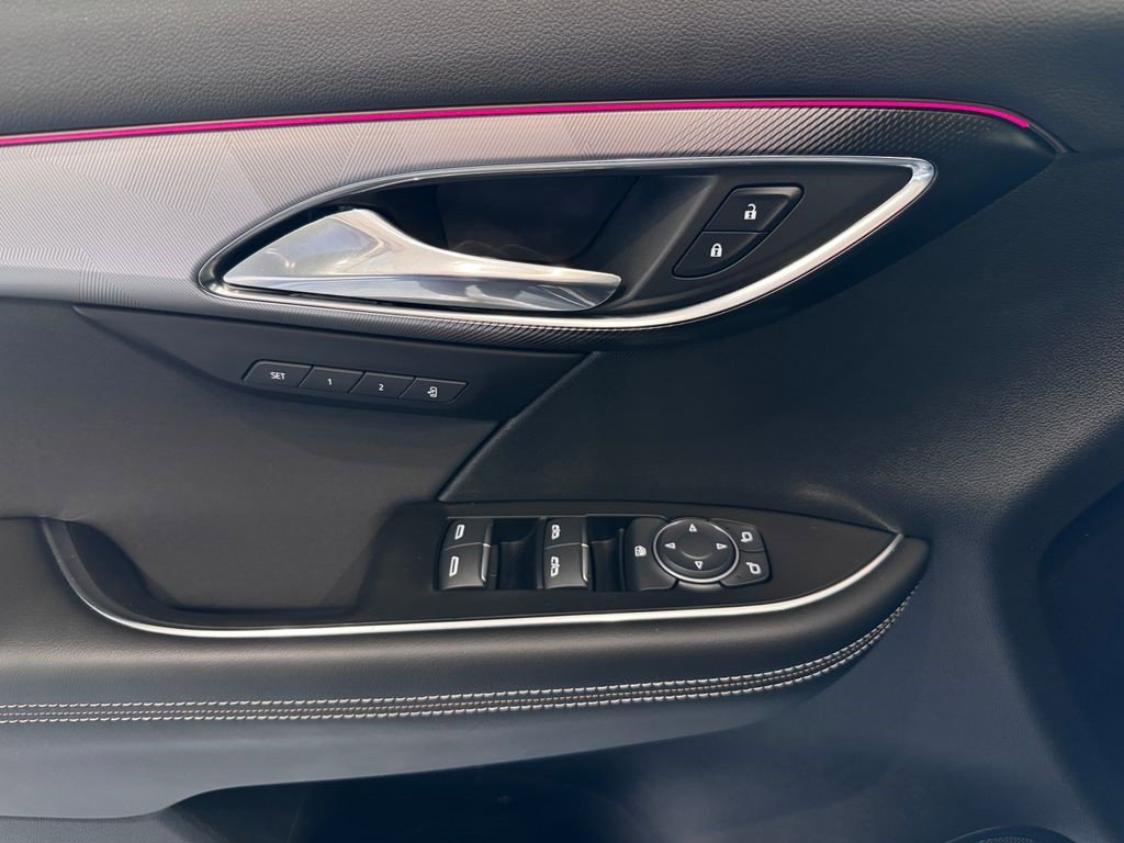 Certified 2025 Buick Envision Sport Touring image 23
