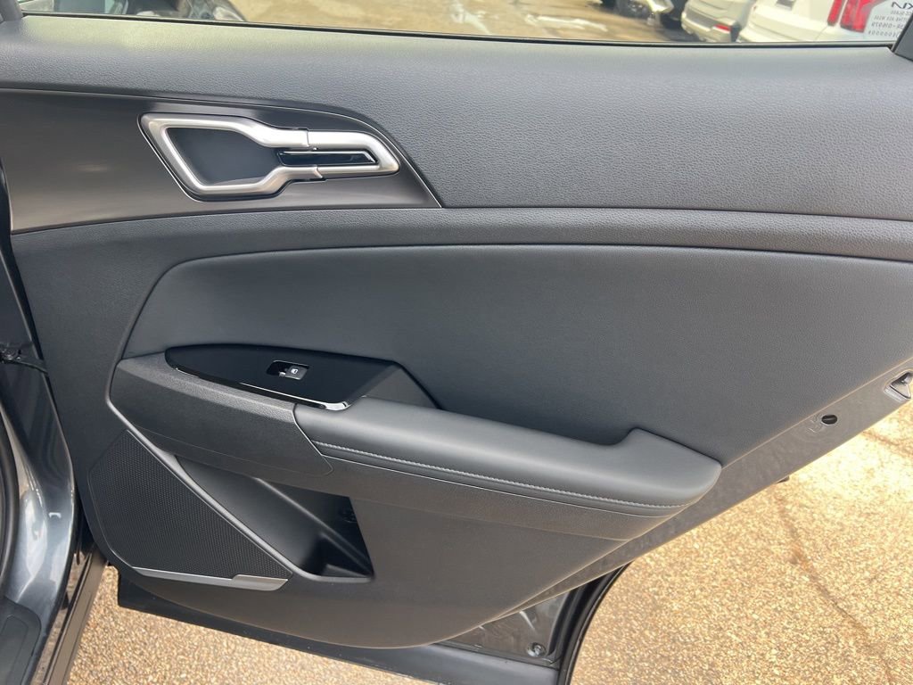 Certified 2025 Kia Sportage EX image 15