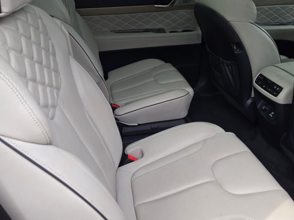 Used 2022 Hyundai Palisade Calligraphy image 9