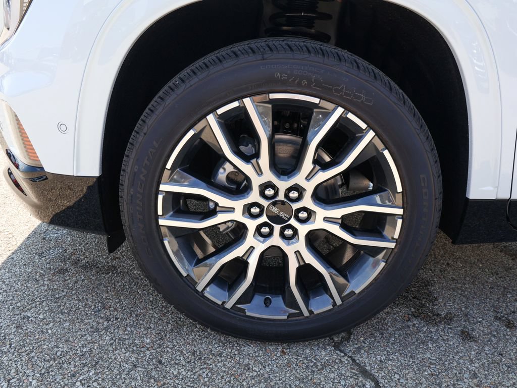 New 2027 GMC Acadia Denali Ultimate w/ LPO, Floor Liner Package AWD/4WD image 42