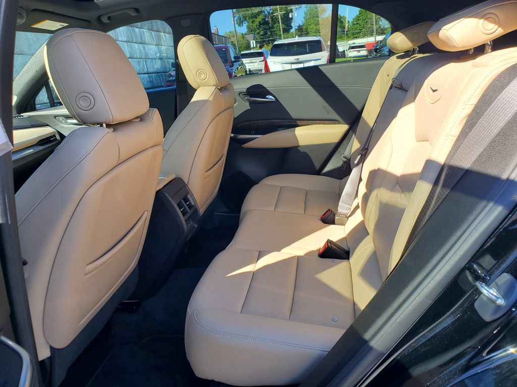Certified 2024 Cadillac XT4 Premium Luxury AWD/4WD image 37