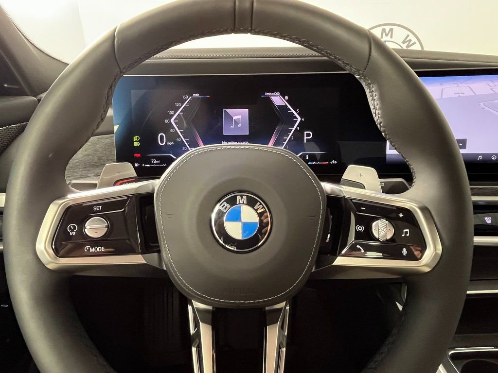 Used 2025 BMW 760i xDrive w/ Premium Package image 19