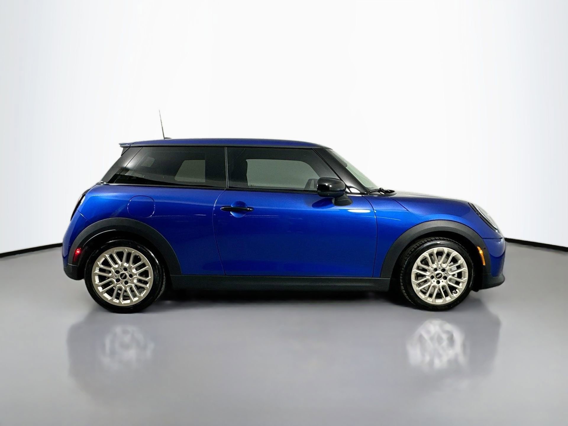 Certified 2025 MINI Cooper S image 5