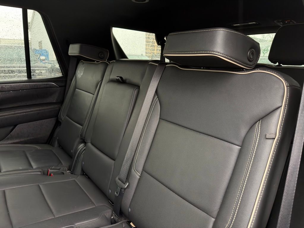 Used 2024 GMC Yukon SLT AWD/4WD image 39