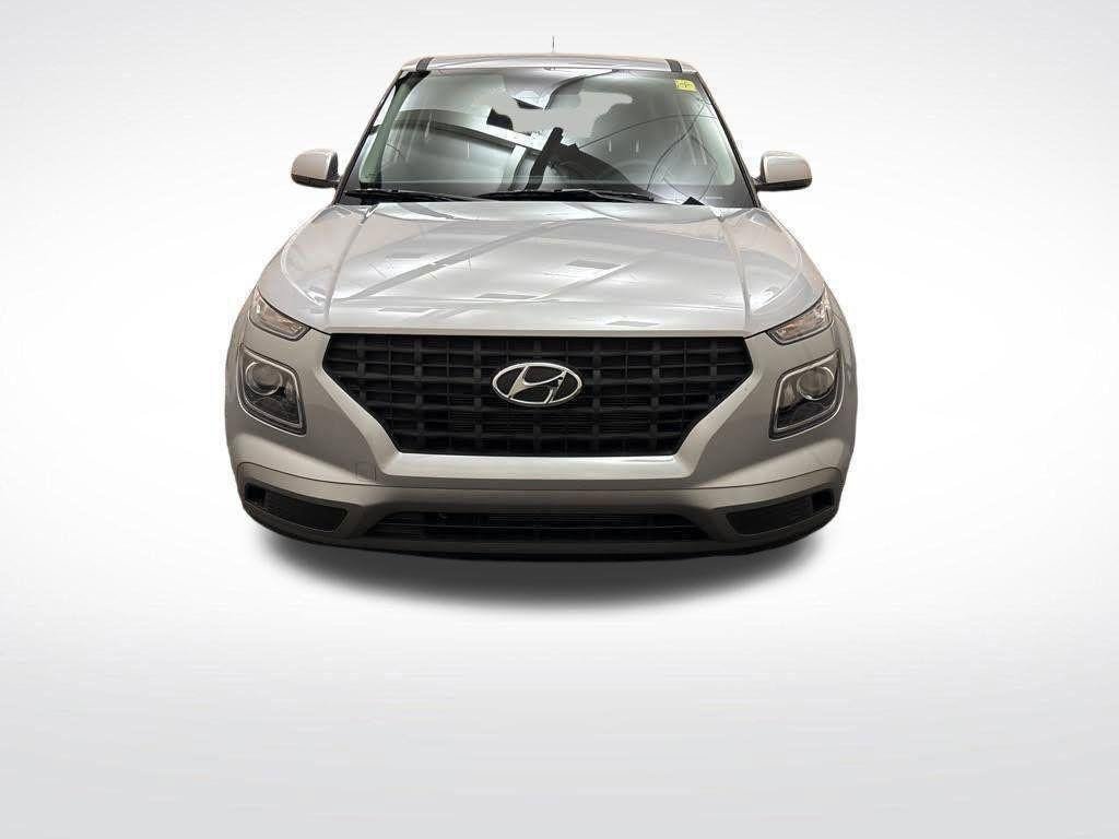 New 2026 Hyundai Venue SE FWD image 2