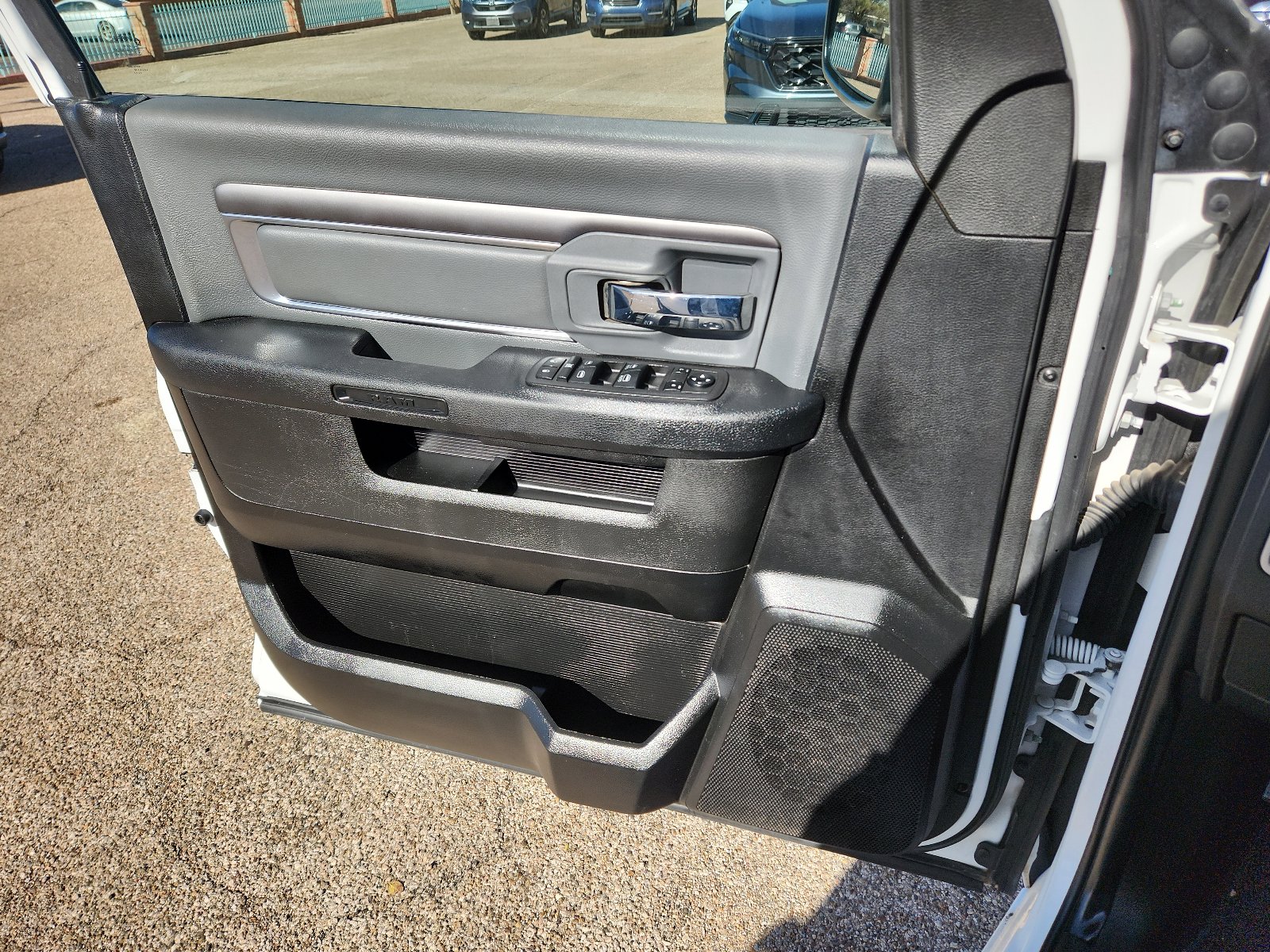 Used 2022 RAM 1500 Classic SLT RWD image 12