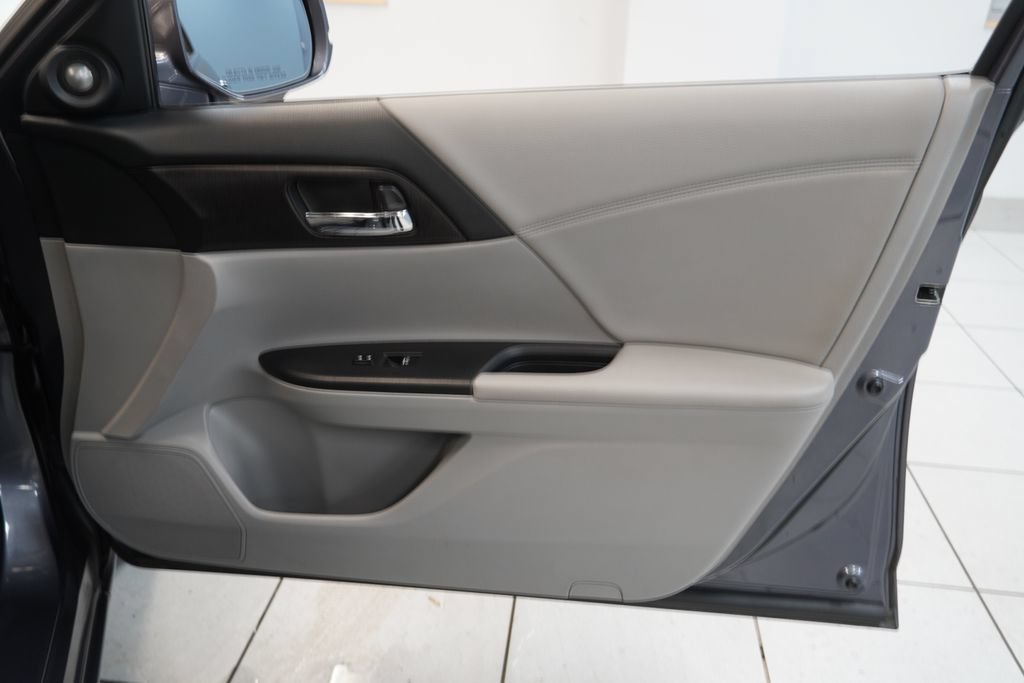 Used 2014 Honda Accord EX-L image 31