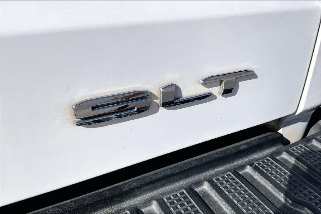 Used 2019 GMC Sierra 1500 SLT w/ X31 Off-Road Package AWD/4WD image 8