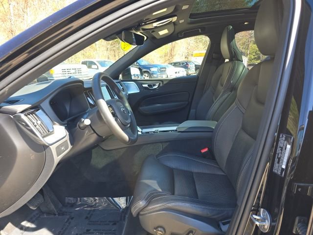Certified 2025 Volvo XC60 B5 Ultra image 27