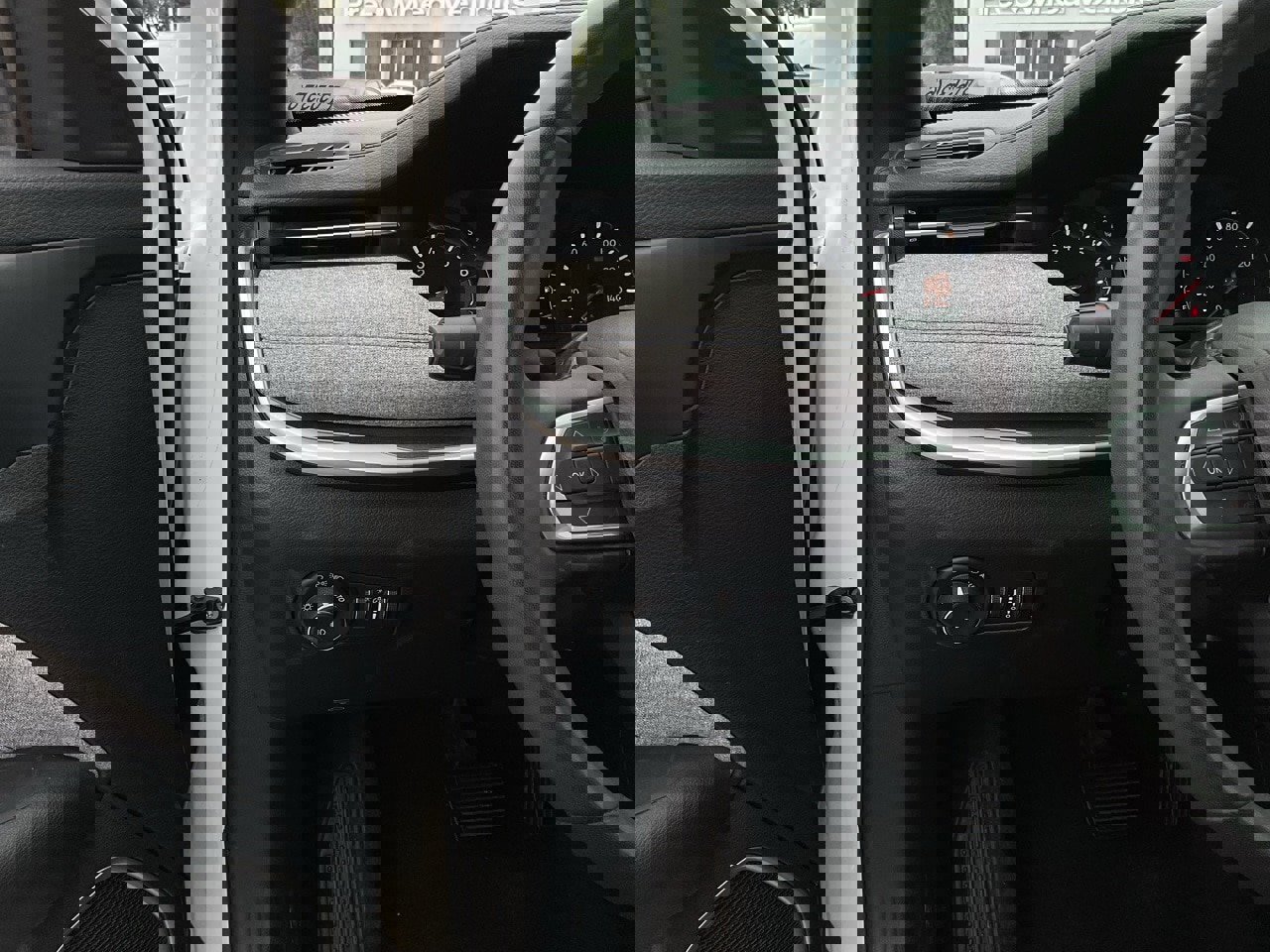 Used 2023 Jeep Compass Latitude image 24