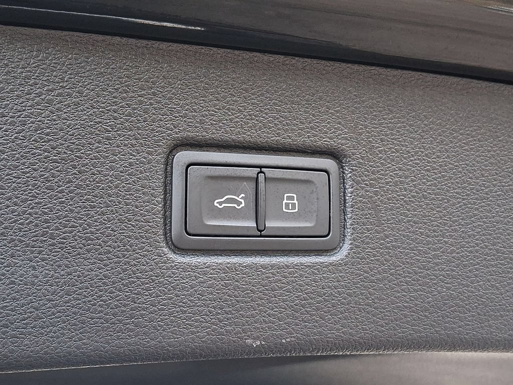 Used 2023 Audi SQ7 Prestige w/ Sport Package AWD/4WD image 28