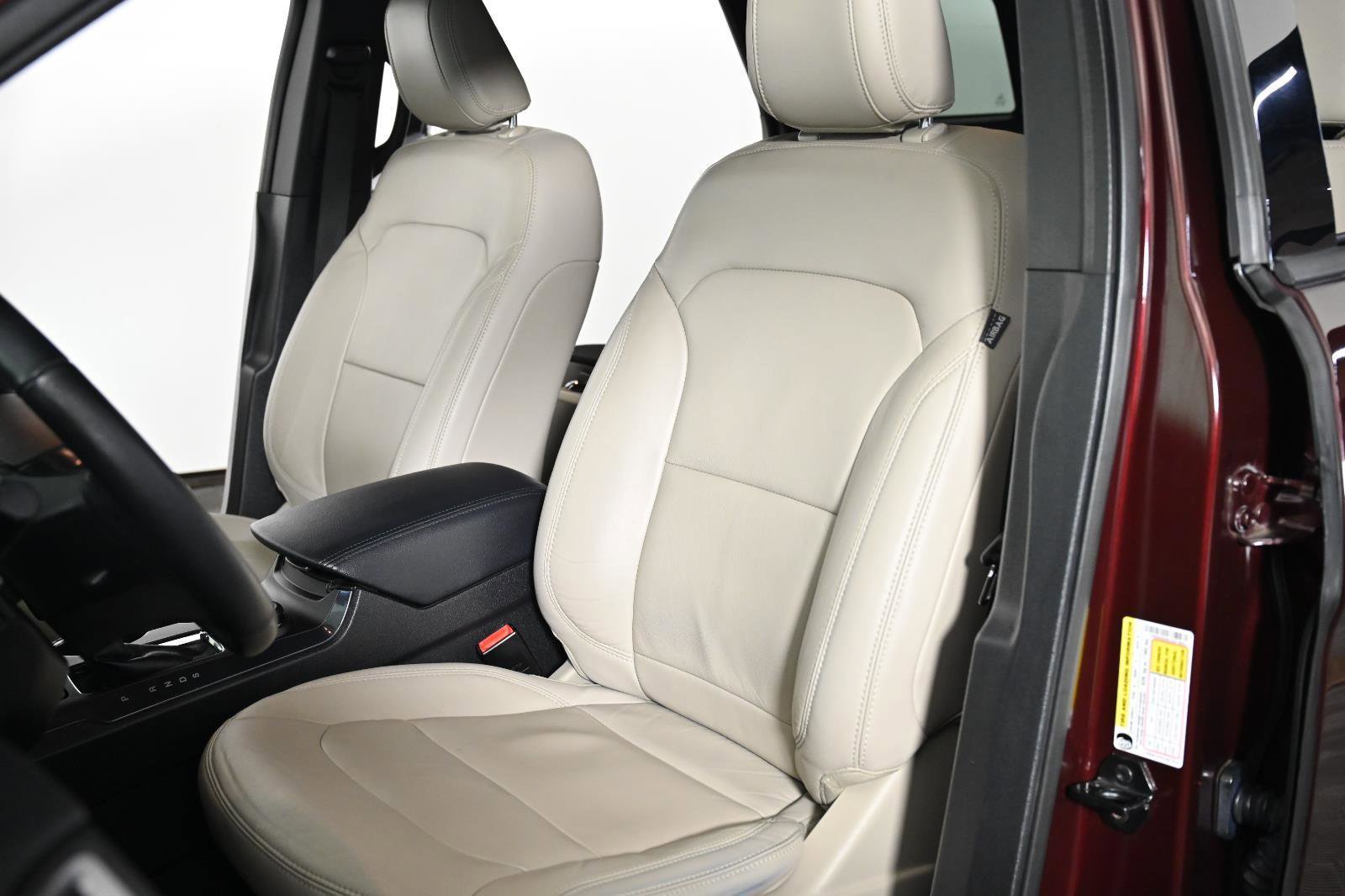 Used 2018 Ford Explorer XLT w/ Equipment Group 202A image 21