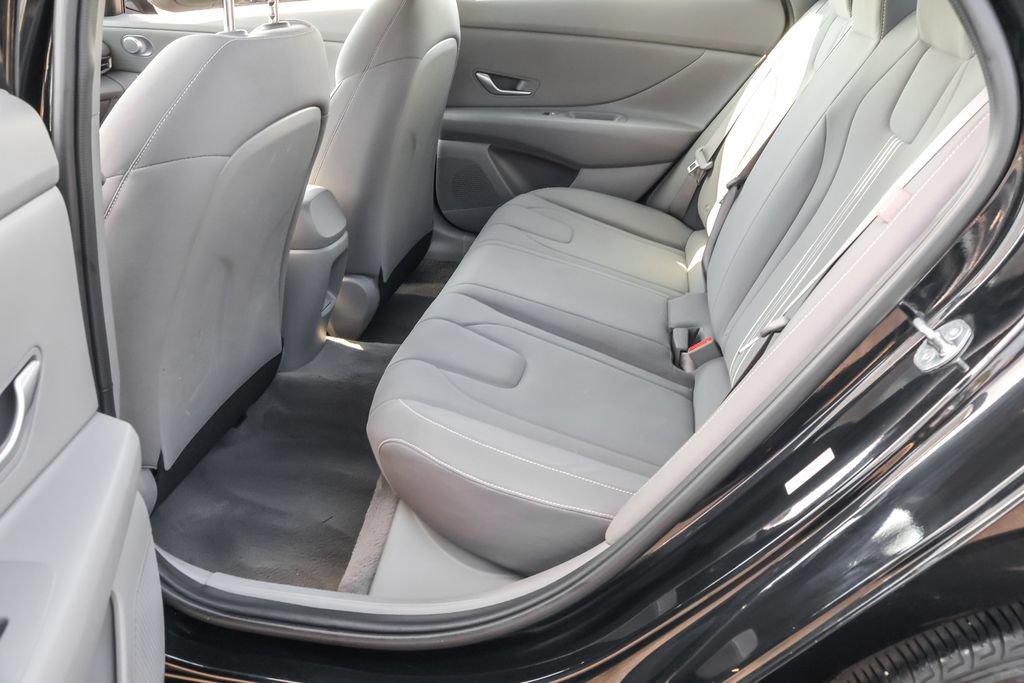Certified 2024 Hyundai Elantra SEL FWD image 28