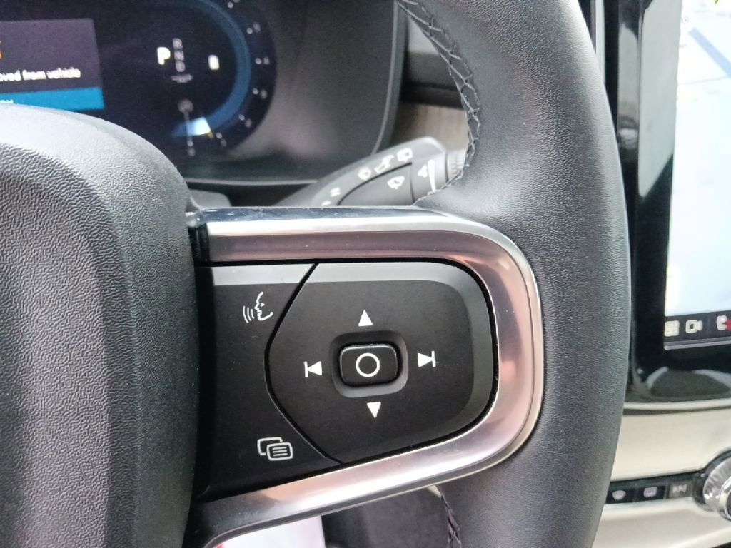 Used 2023 Volvo XC40 B5 Plus w/ Driver Assist Package image 19