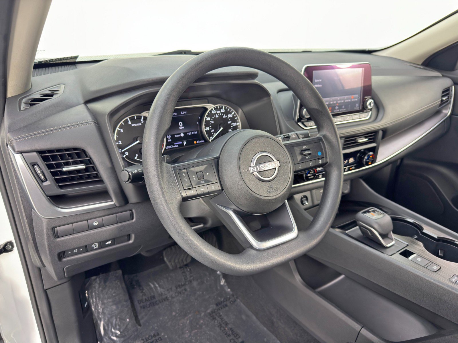 Used 2024 Nissan Rogue SV image 12