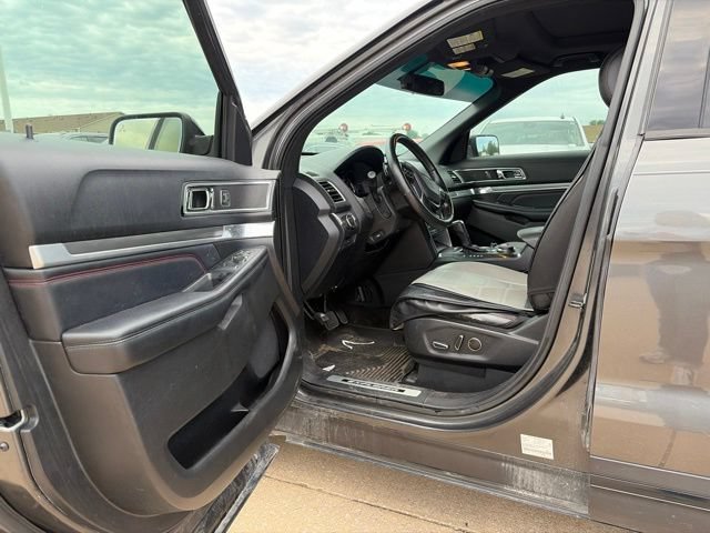 Used 2016 Ford Explorer Sport w/ Equipment Group 401A AWD/4WD image 8