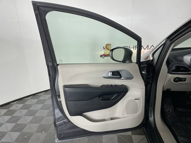 Used 2018 Chrysler Pacifica Limited w/ Advanced Safetytec Group image 34