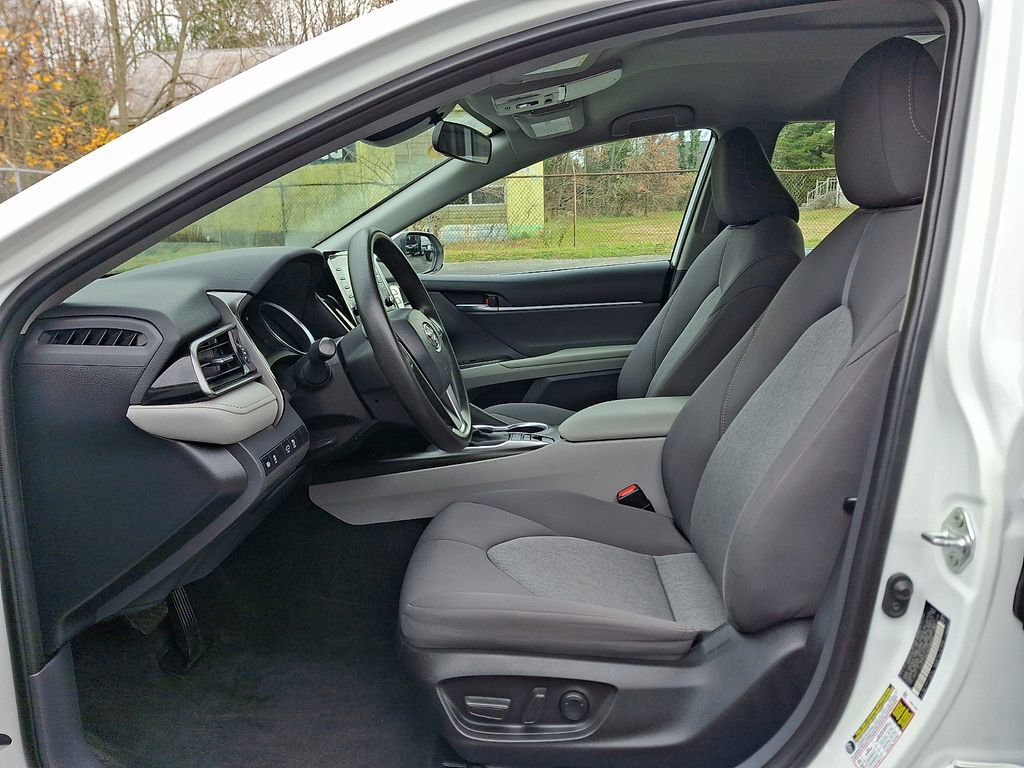 Used 2022 Toyota Camry LE image 13