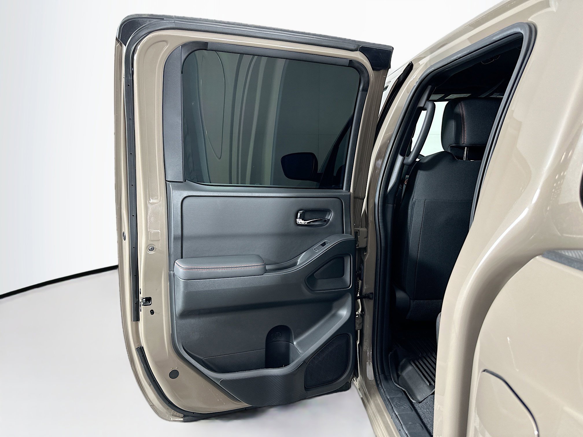 Used 2024 Nissan Frontier PRO-4X w/ Technology Package image 26