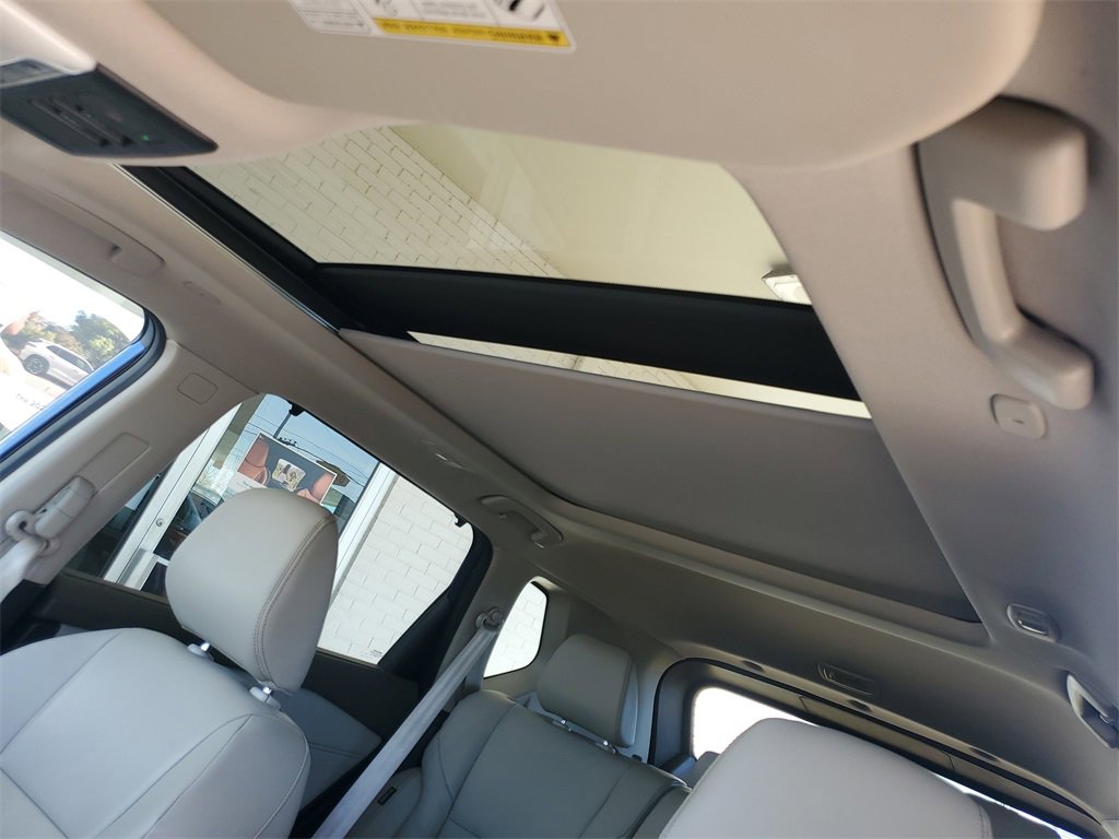 Used 2022 Nissan Rogue SL w/ SL Premium Package image 12