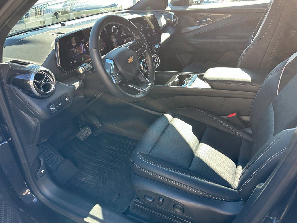 Used 2025 Chevrolet Blazer EV LT AWD/4WD image 10