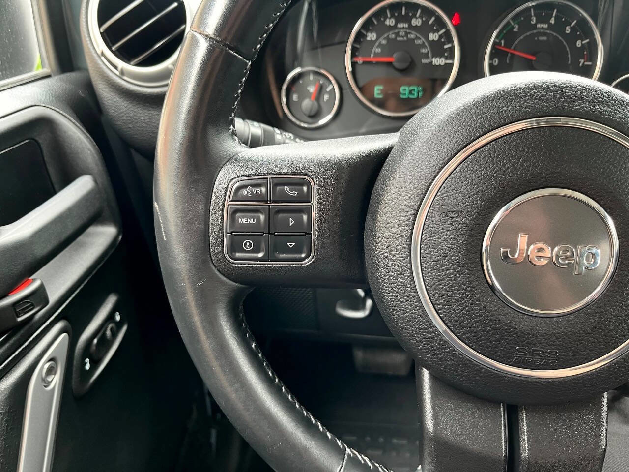 Used 2015 Jeep Wrangler Unlimited Rubicon w/ Dual Top Group image 16