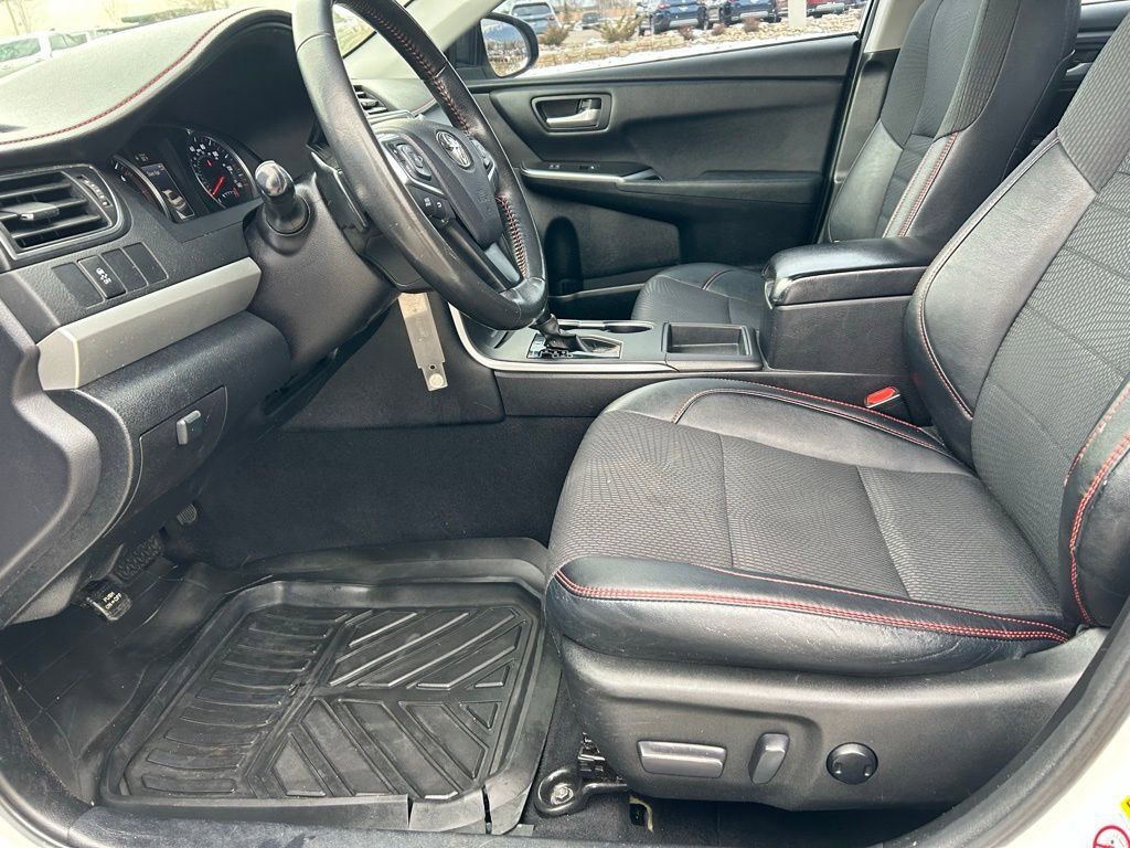Used 2016 Toyota Camry SE image 23