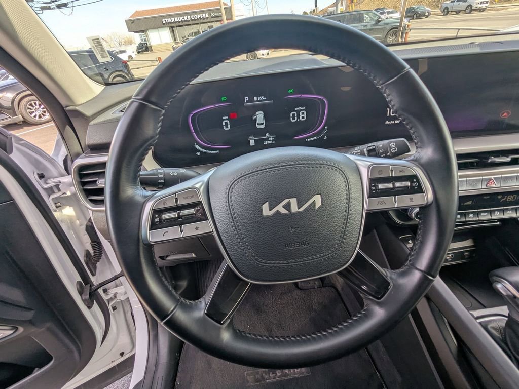Used 2025 Kia Telluride S image 17