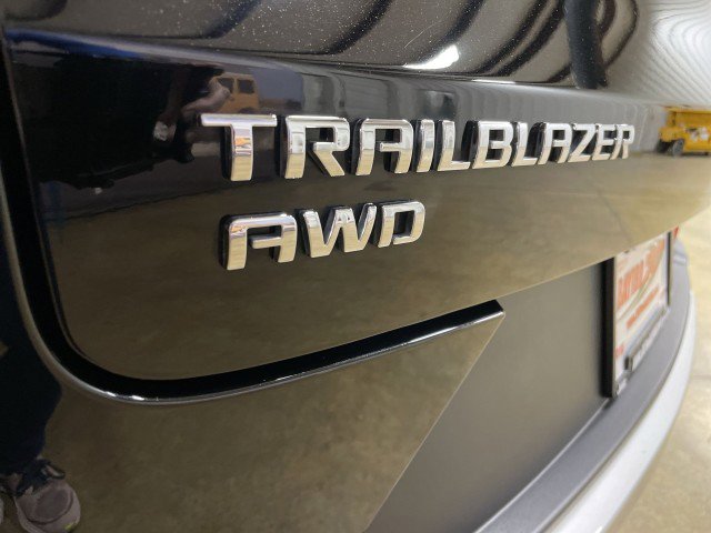 Used 2025 Chevrolet TrailBlazer LT AWD/4WD image 30