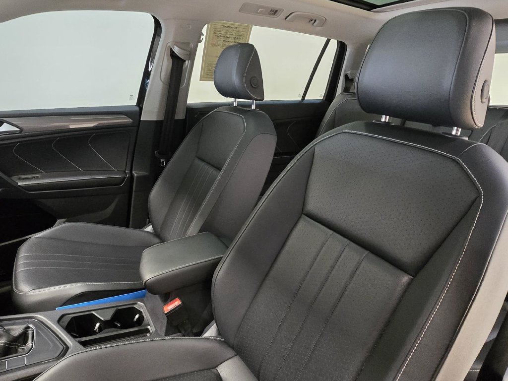 Used 2024 Volkswagen Tiguan SE FWD image 24