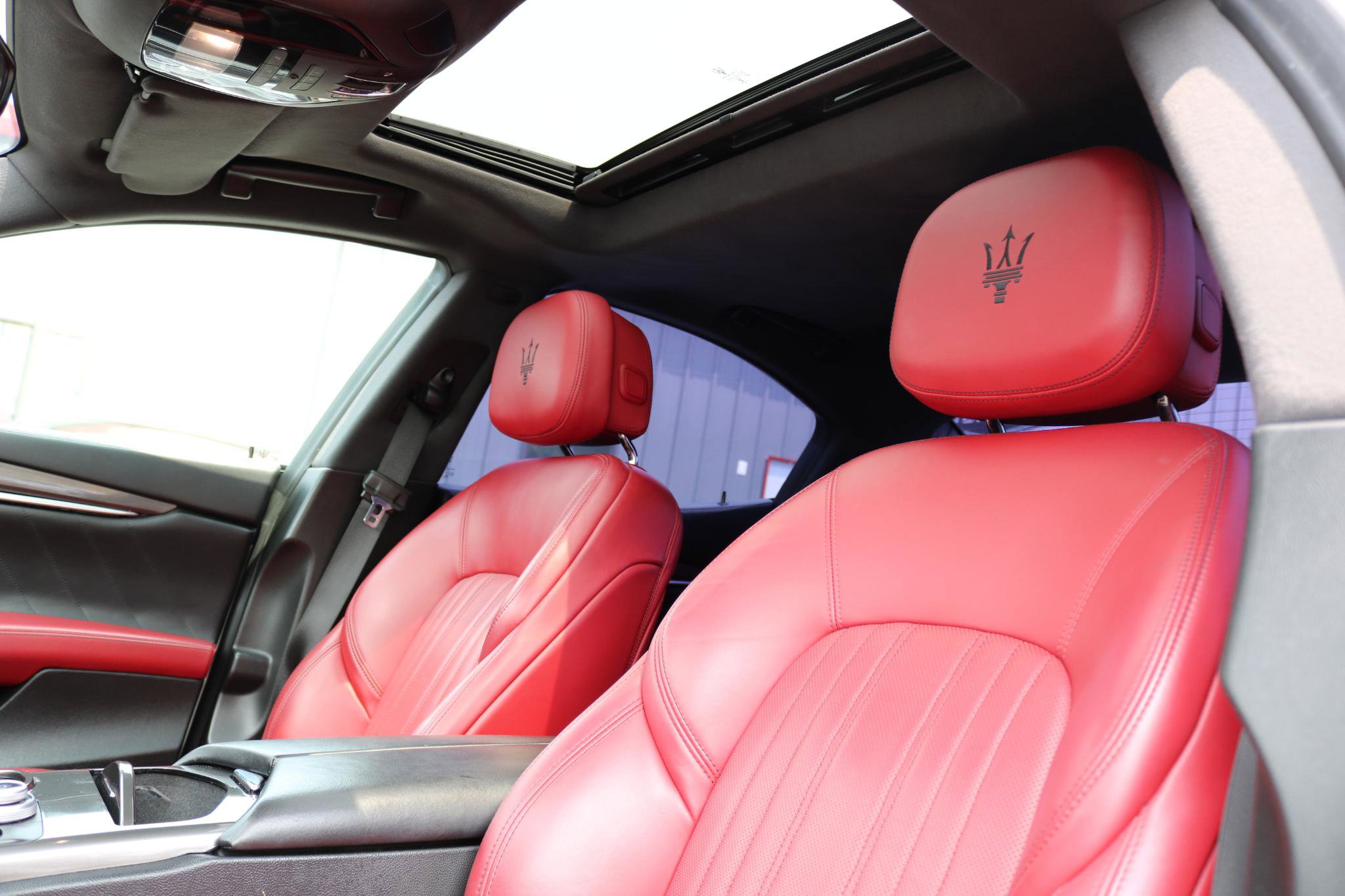 Used 2021 Maserati Ghibli S RWD image 17