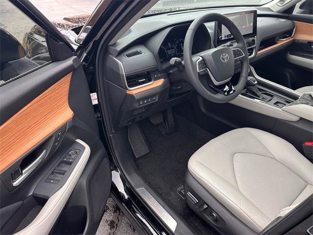 Certified 2025 Toyota Grand Highlander AWD Hybrid image 9