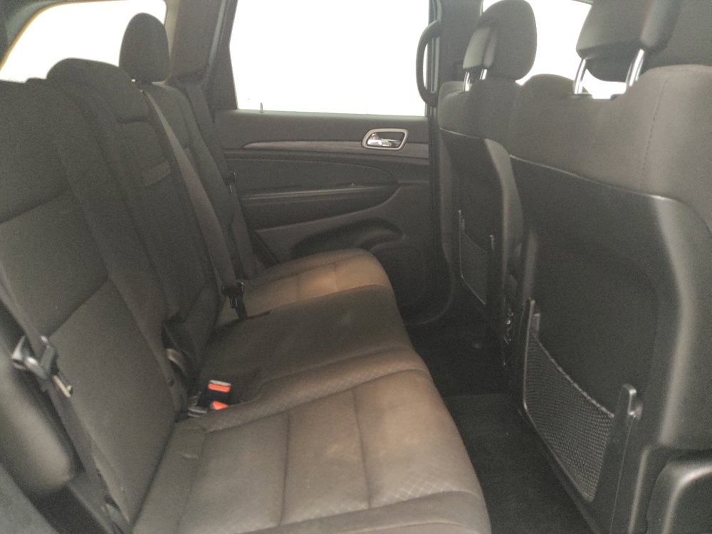 Used 2021 Jeep Grand Cherokee Laredo AWD/4WD image 19