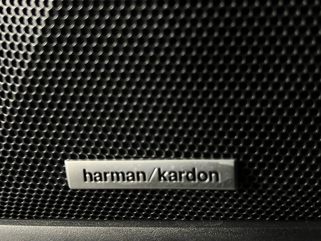 Used 2025 Subaru Outback Touring XT image 21