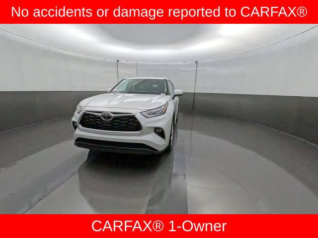 Certified 2025 Toyota Highlander Limited AWD/4WD image 2